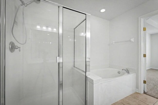 Building Photo - 7493 Devondale Way