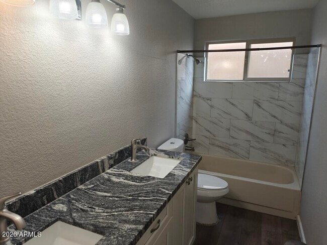 Building Photo - 4038 E Thistle Landing Dr