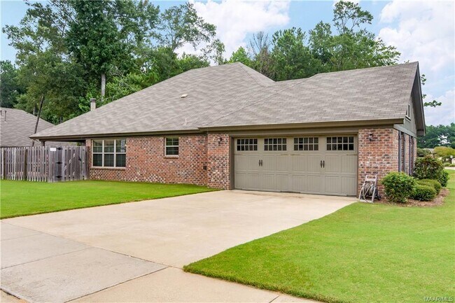 Building Photo - 9625 Gunnison Dr