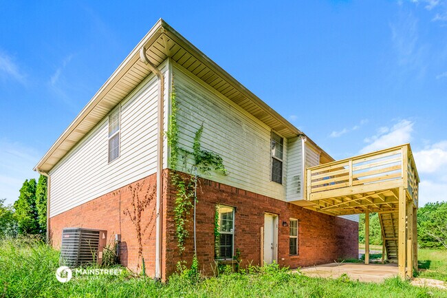Building Photo - 680 Starlite Dr