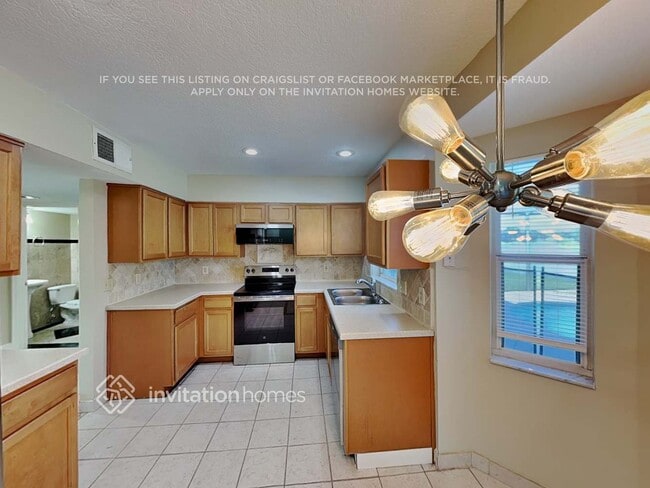 Building Photo - 3907 Kiawa Dr