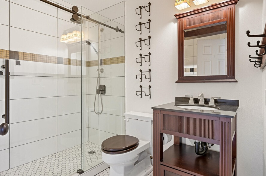 Building Photo - 298 S Staci Ct