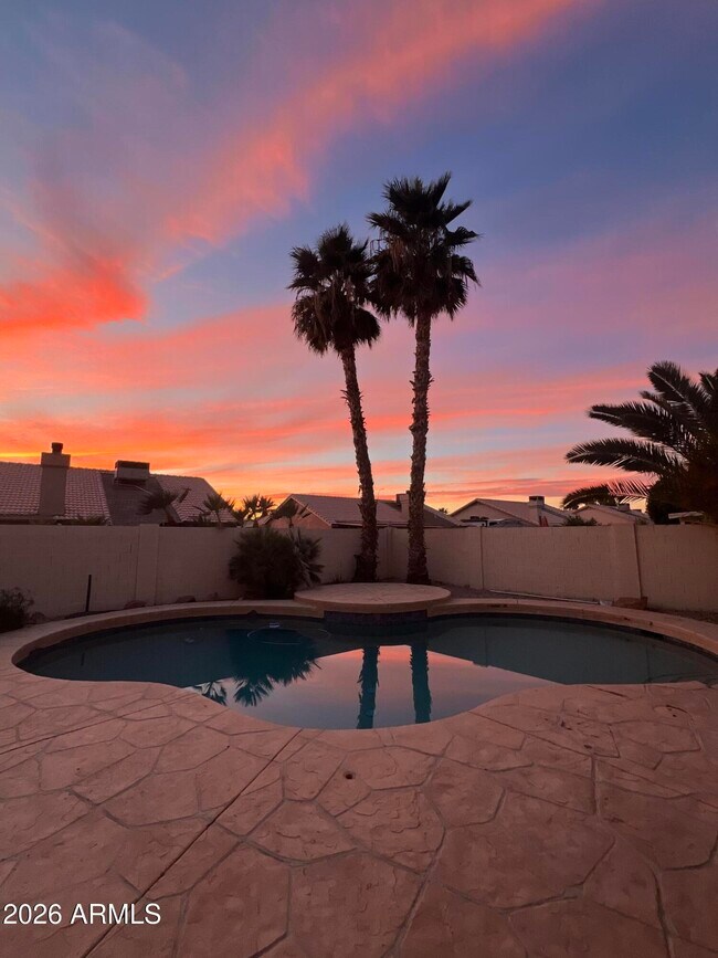 Building Photo - 1777 E Sheffield Ave