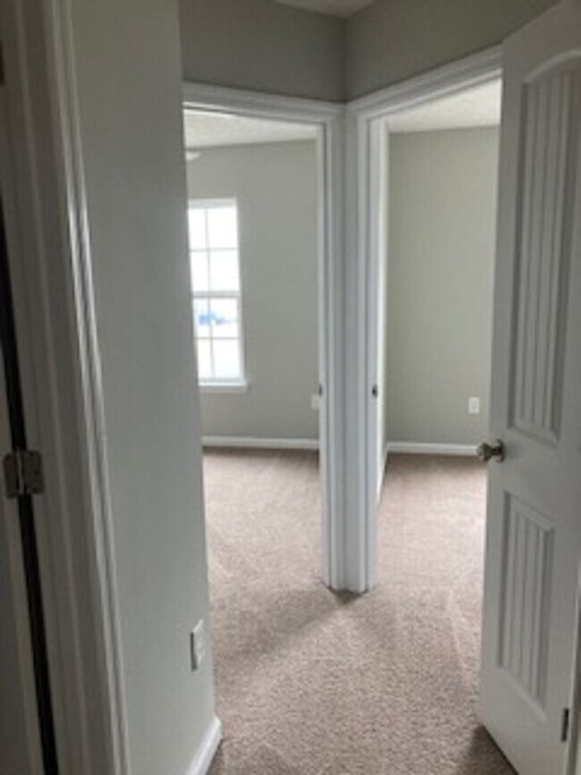 Building Photo - Charming 3 BR/2.5 bath  in a quiet, well-kept neighborhood. Convenient to schools, Tyndall AFB, s...