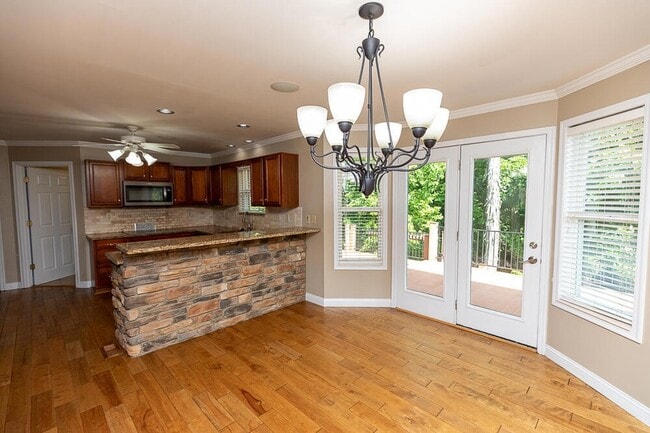 Building Photo - 2059 Arbor Springs Blvd