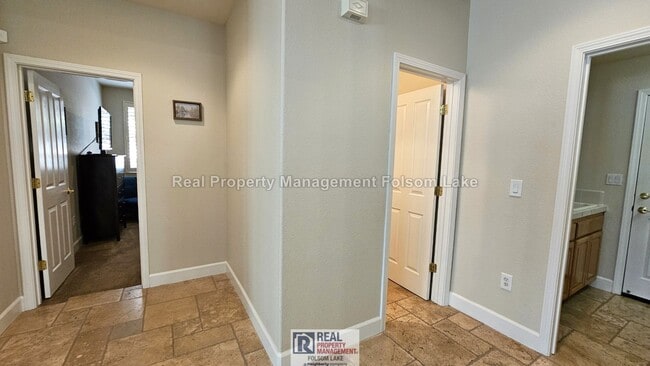 Building Photo - 2665 Aberdeen Ln