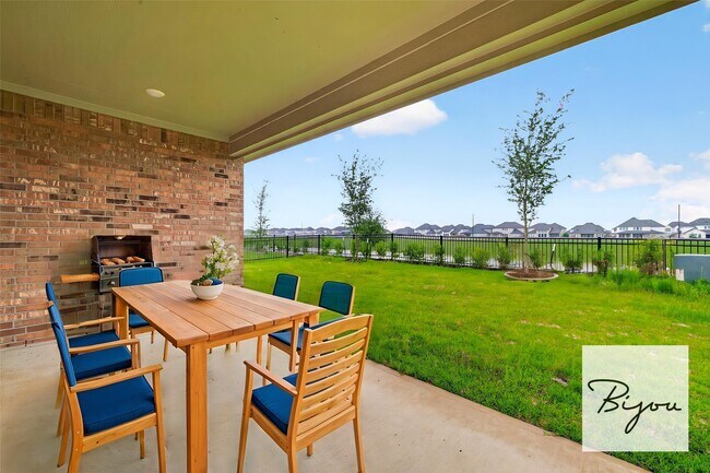 Building Photo - 2216 Inglenook Grv Dr