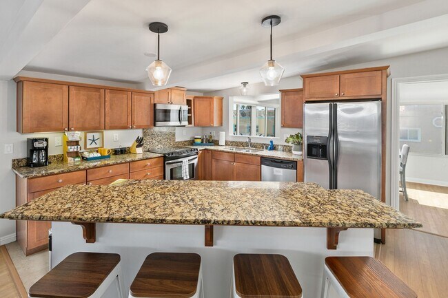 Building Photo - 3 bed 2.5  bath in the Heart of Mission Beach