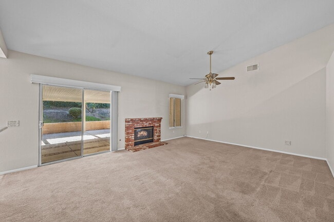 Building Photo - 620 Walnut Cir