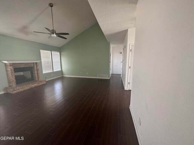 Building Photo - 408 Hadley Pl