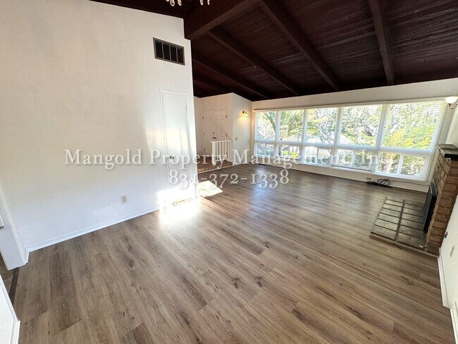 Building Photo - Great Home Located in Monterey Neighborhoo...