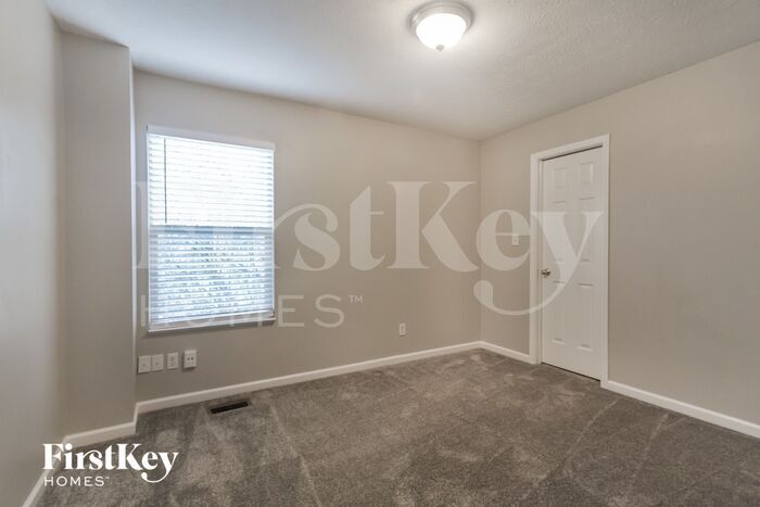 Building Photo - 757 Kingston Cir