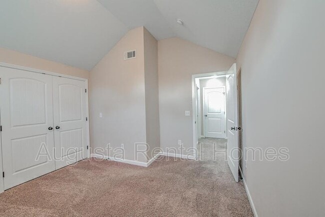 Building Photo - 1328 Royal Oak St