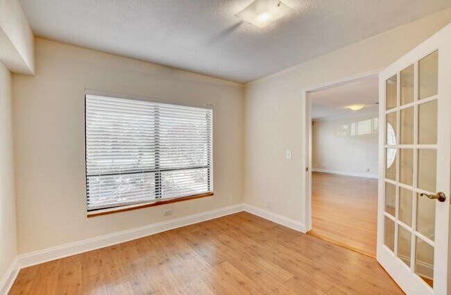 Building Photo - 17768 Maplewood Dr