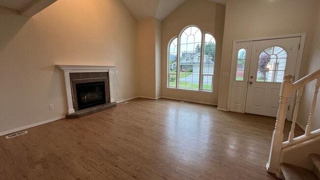 Building Photo - A spacious (4) Bedroom, (2.5) Bathroom hom...