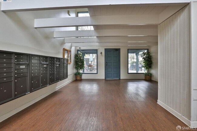 Building Photo - 1731 Ellis St