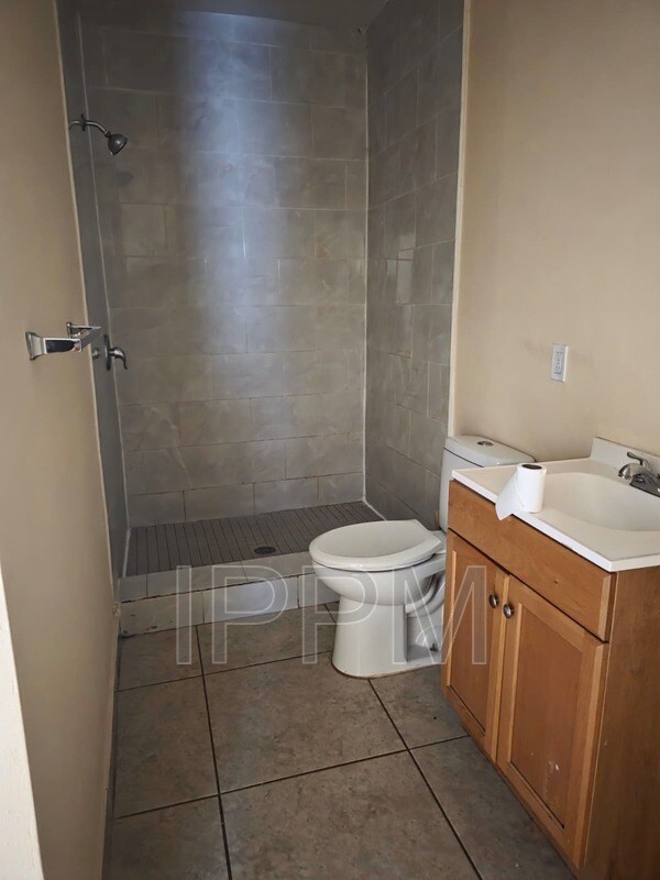 Building Photo - 902 N D St