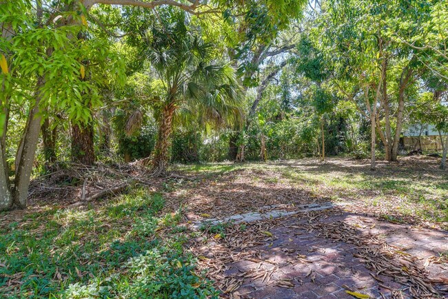 Building Photo - 2960 58th Ave S