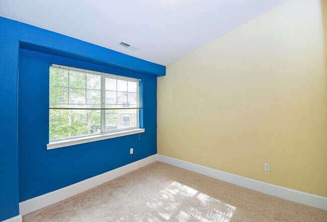 Building Photo - 18465 SW Stepping Stone Dr
