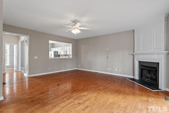Building Photo - **OFFERING REFUNDABLE APPLICATION FEES** Terrific 3BD, 2.5BA Raleigh End Unit Townhome in a Prime...
