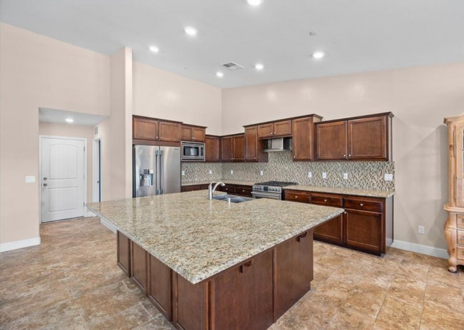 Building Photo - Beautiful 4 Bed 2 Bath Home!!!