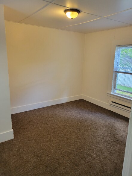 Building Photo - 38 Quimby St NE