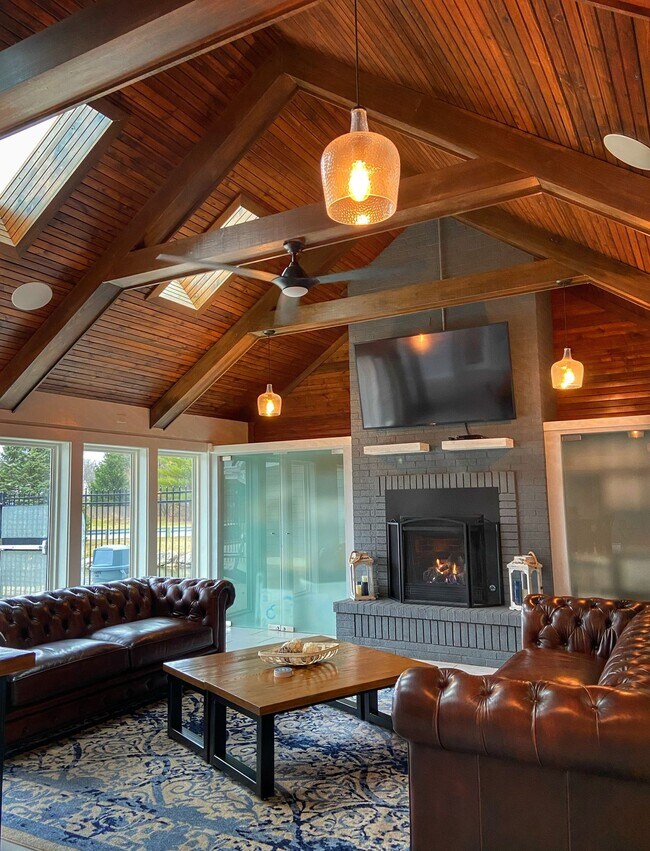 Building Photo - Come see why so many residents call Bent T...