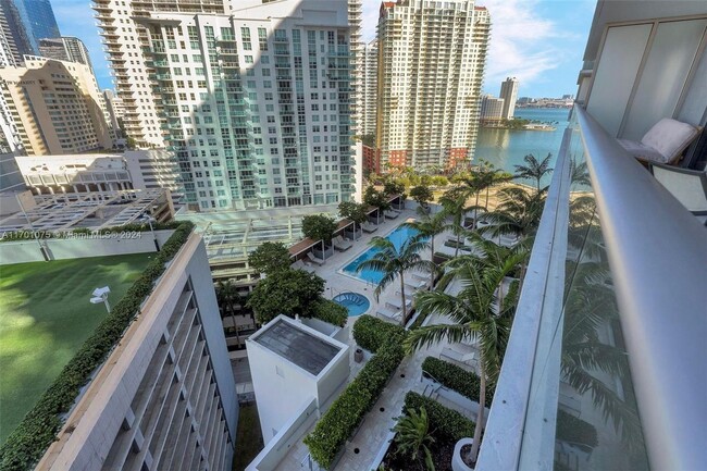 Building Photo - 1300 Brickell Bay Dr