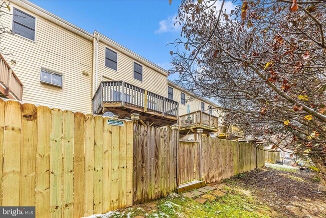 Building Photo - 19 Stonewall Ct