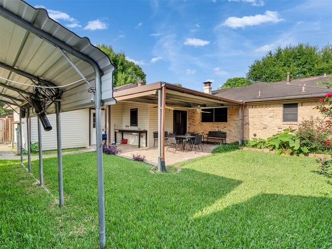 Building Photo - 4002 Thistledown Dr