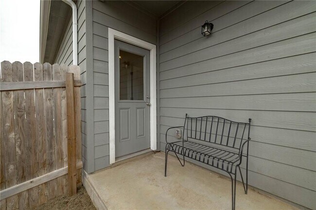 Building Photo - 329 Flower Smith Ln