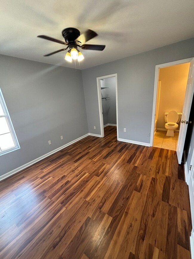 Building Photo - 4897 Southgate Pkwy