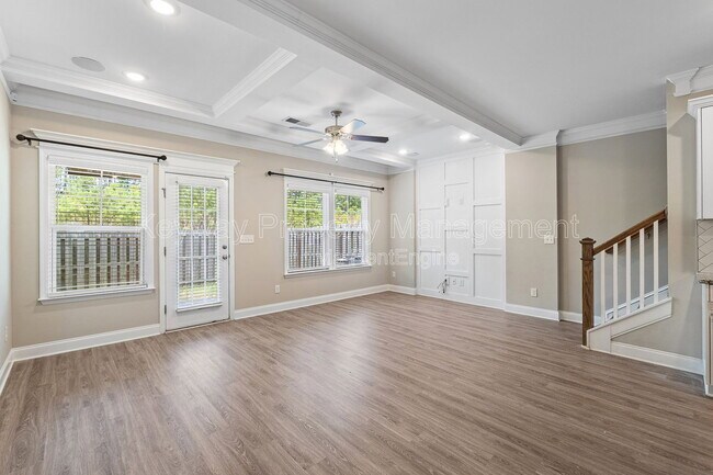 Building Photo - 301 Sumac Trail