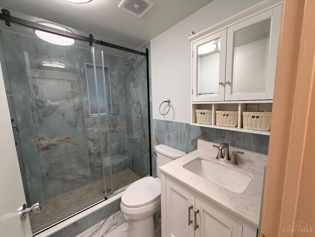 Building Photo - 1589 Summit Rd