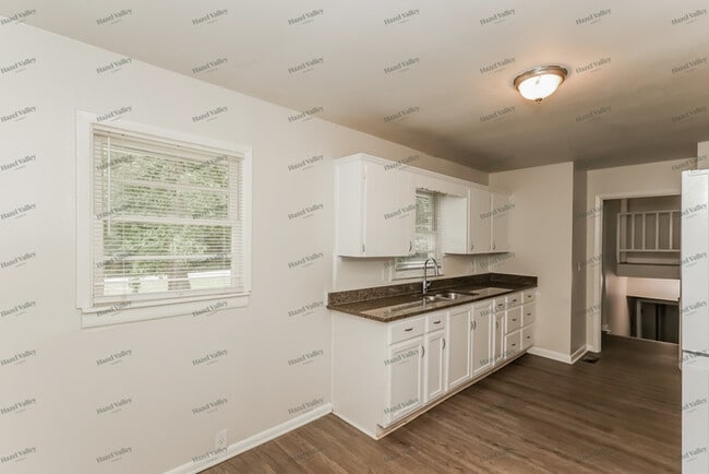 Building Photo - 38 Lynhaven Dr