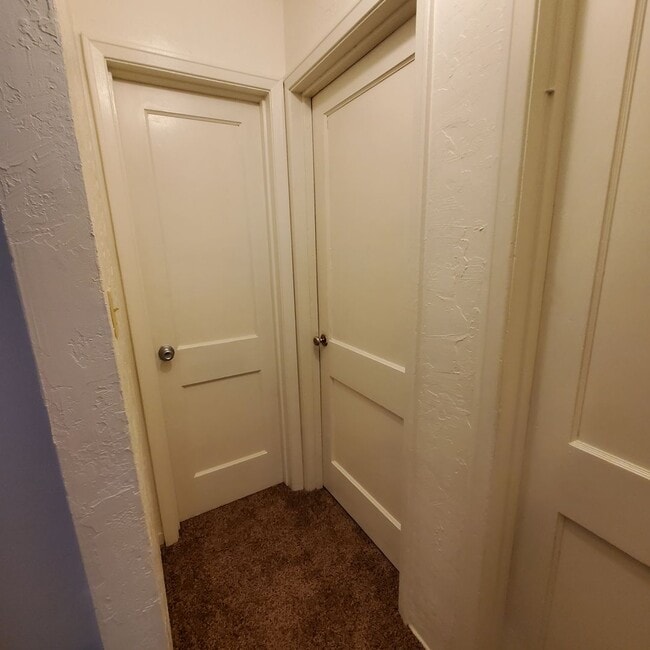 Building Photo - Cozy 2 Bed, 1 Bath Home close to Burkhart ...
