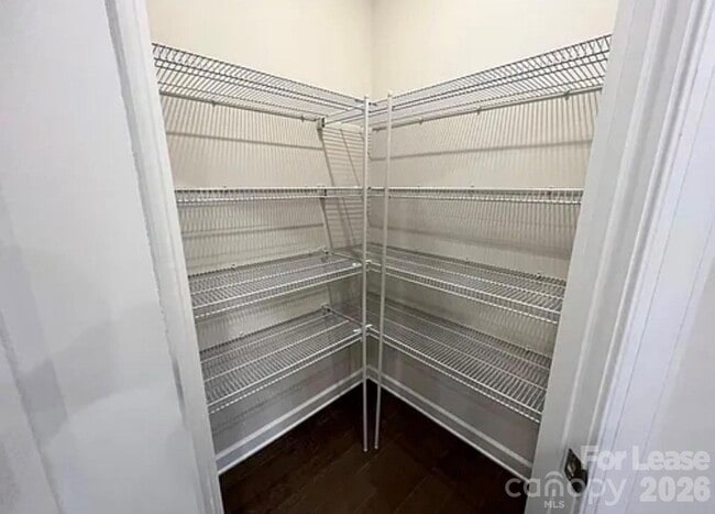 Building Photo - 826 Windage Wy