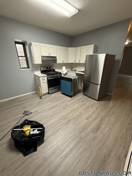 Building Photo - 3150 Washington St