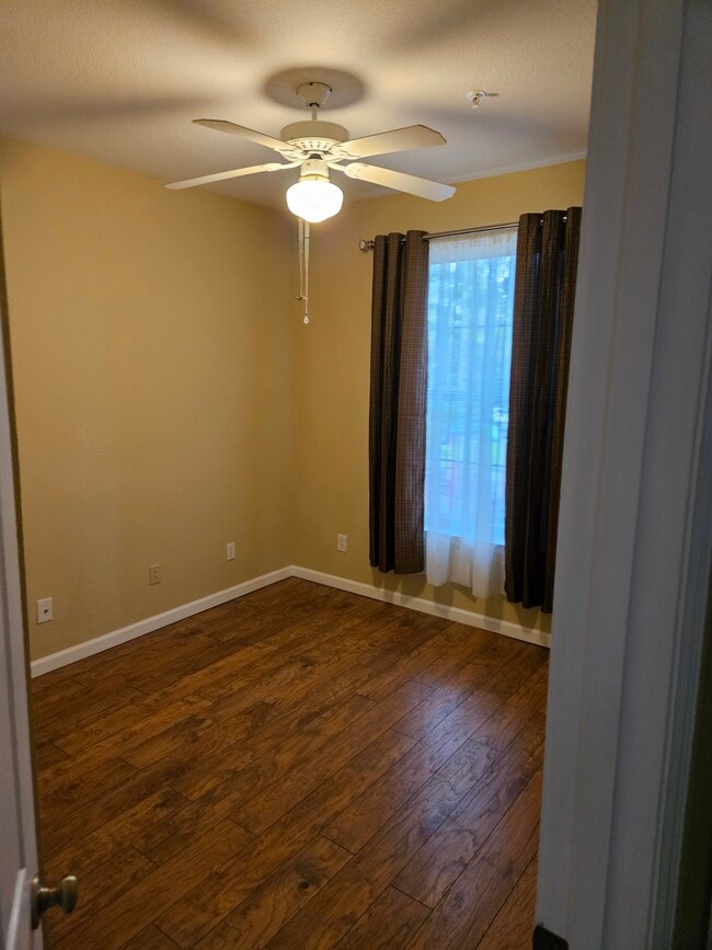 Building Photo - 13810 Sutton Park Dr N