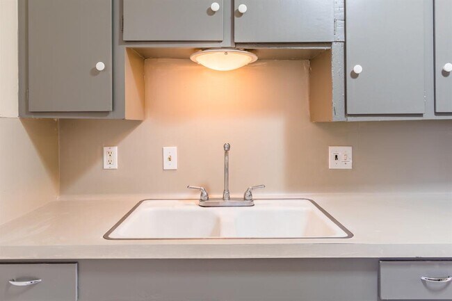 Building Photo - 7123 S Gessner Rd