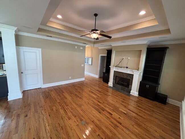 Building Photo - Charming 3-Bedroom Home in Southwood – Spacious Living & Oversized Backyard! Wash/Dryer on site