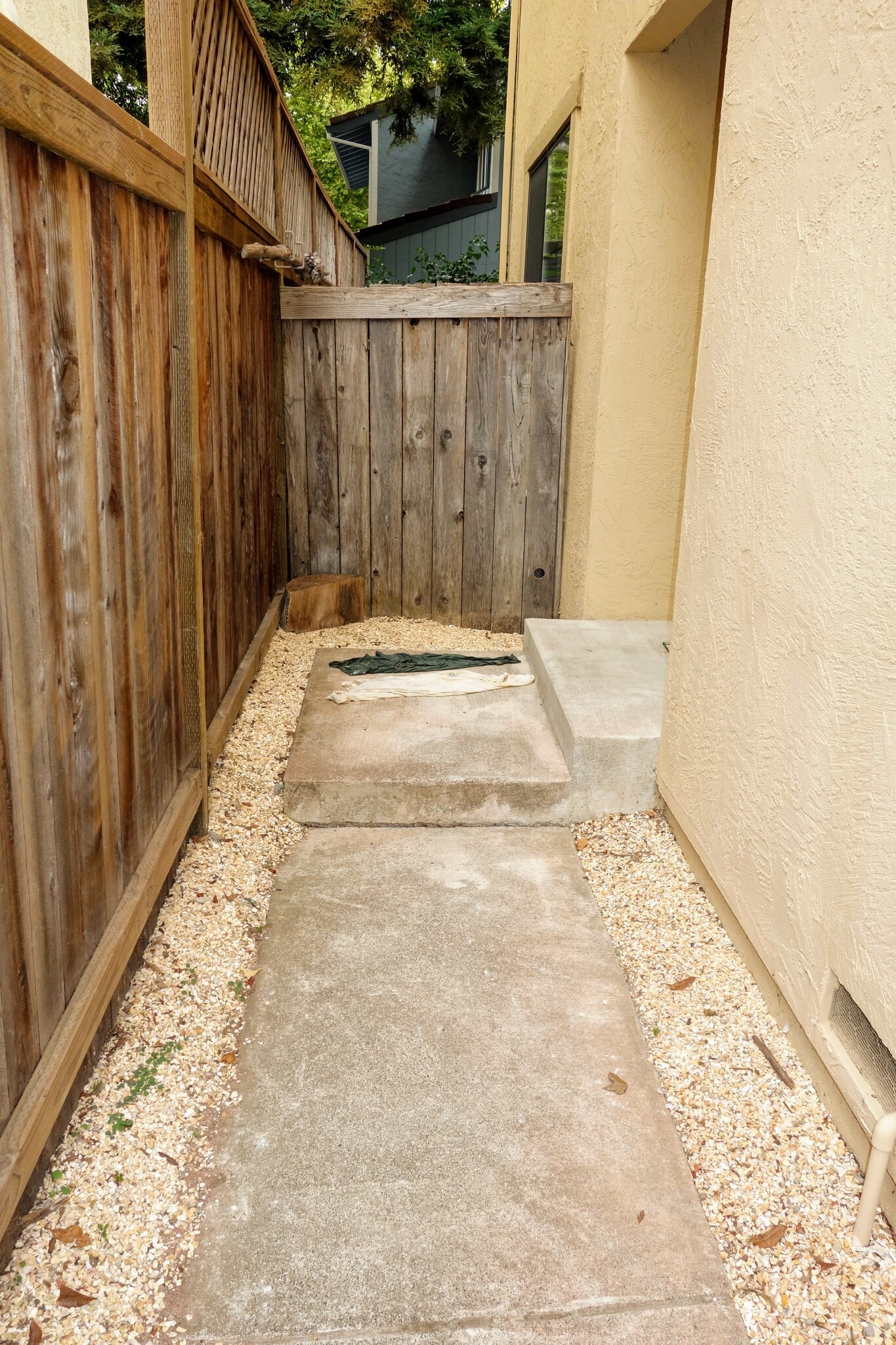 Front Entrance - 983 Hacienda Circle