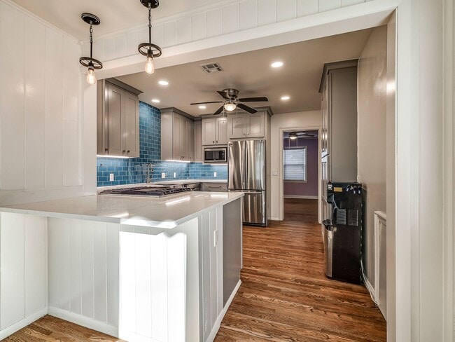 Building Photo - 458 S Indianapolis Ave