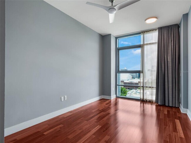 Building Photo - 260 S Osceola Ave