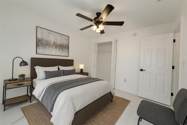 Building Photo - 1820 Hallcrest Dr