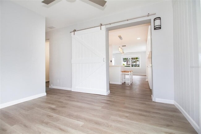 Building Photo - 4470 Mainlands Blvd W