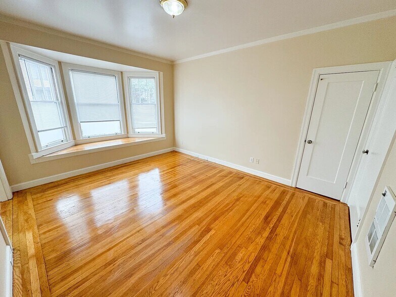 Building Photo - 2495 Sutter St