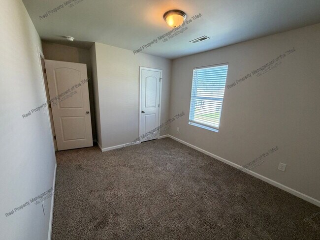 Building Photo - 4116 Devonwood Ct