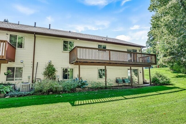 Building Photo - 7041 South Bluewater Drive - 1