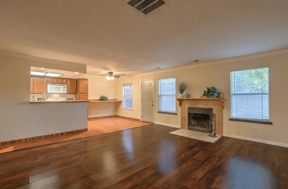 Building Photo - 3035 Bright Star Dr NW